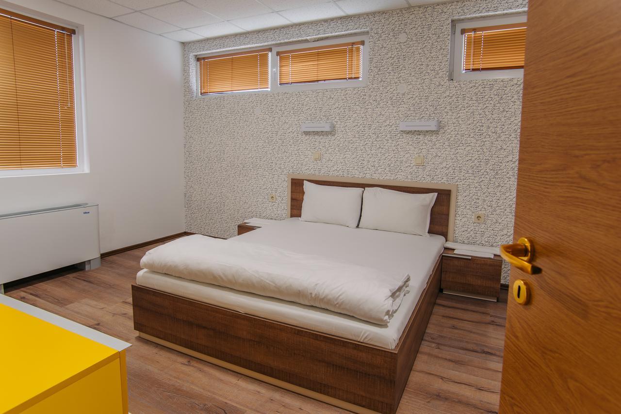 Aparthotel Pansion Storgozia Pleven Exteriér fotografie